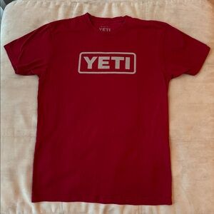 YETI Short Sleeve Red T-Shirt Size Medium